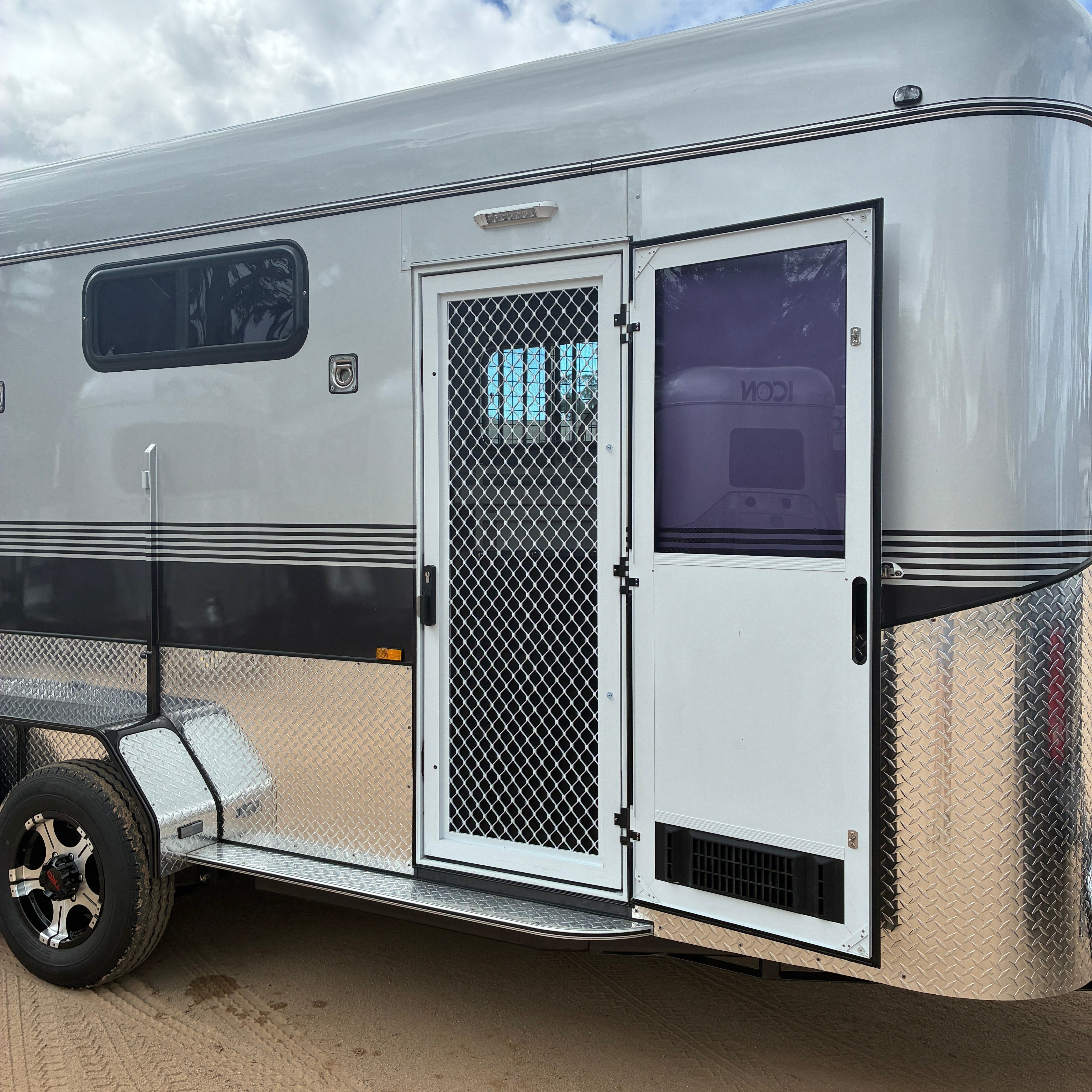 3HAL-L500 SN Prestige Series Deluxe Package
