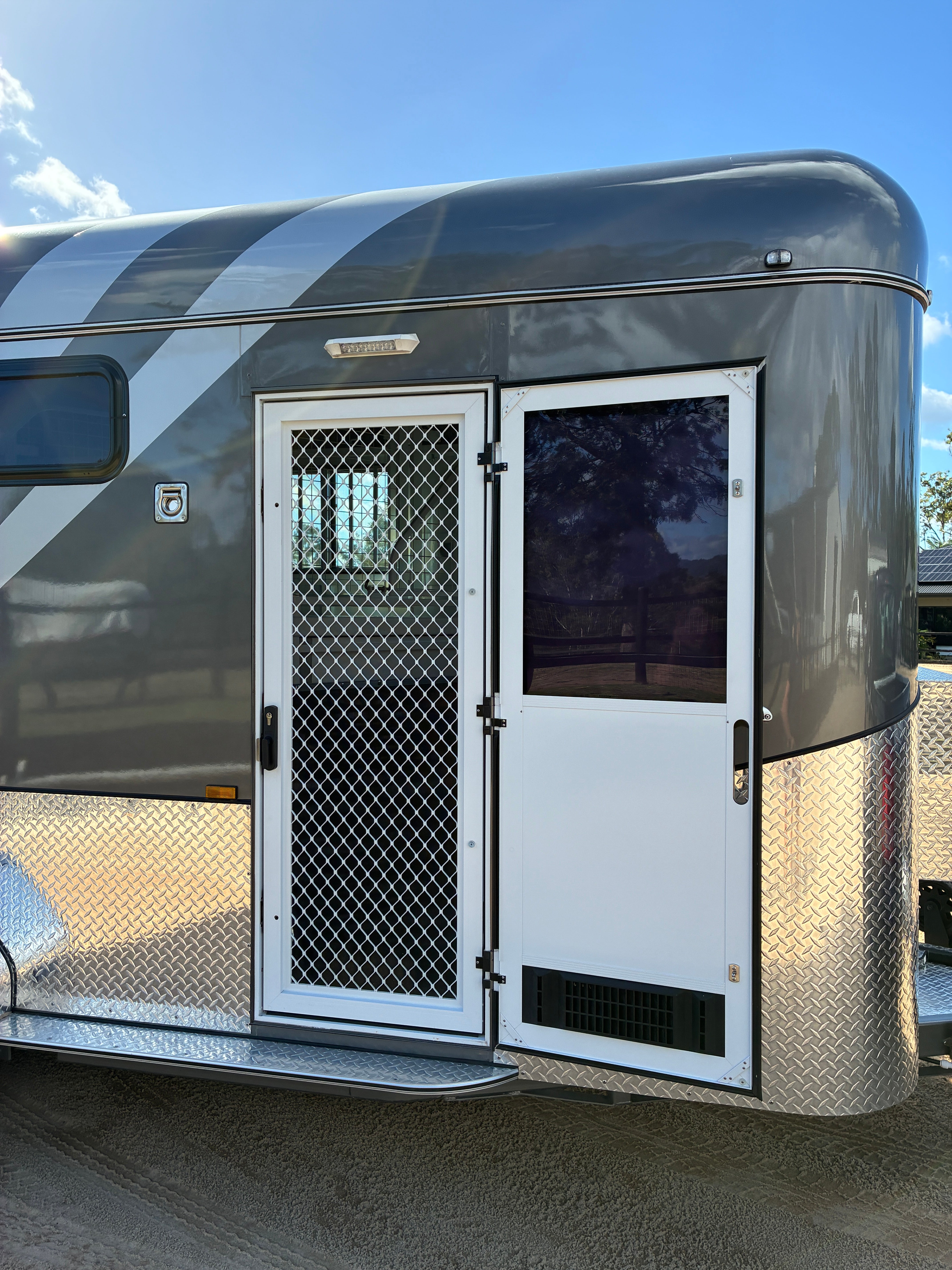 3HAL-L500 SN Prestige Eventer Series Deluxe Package