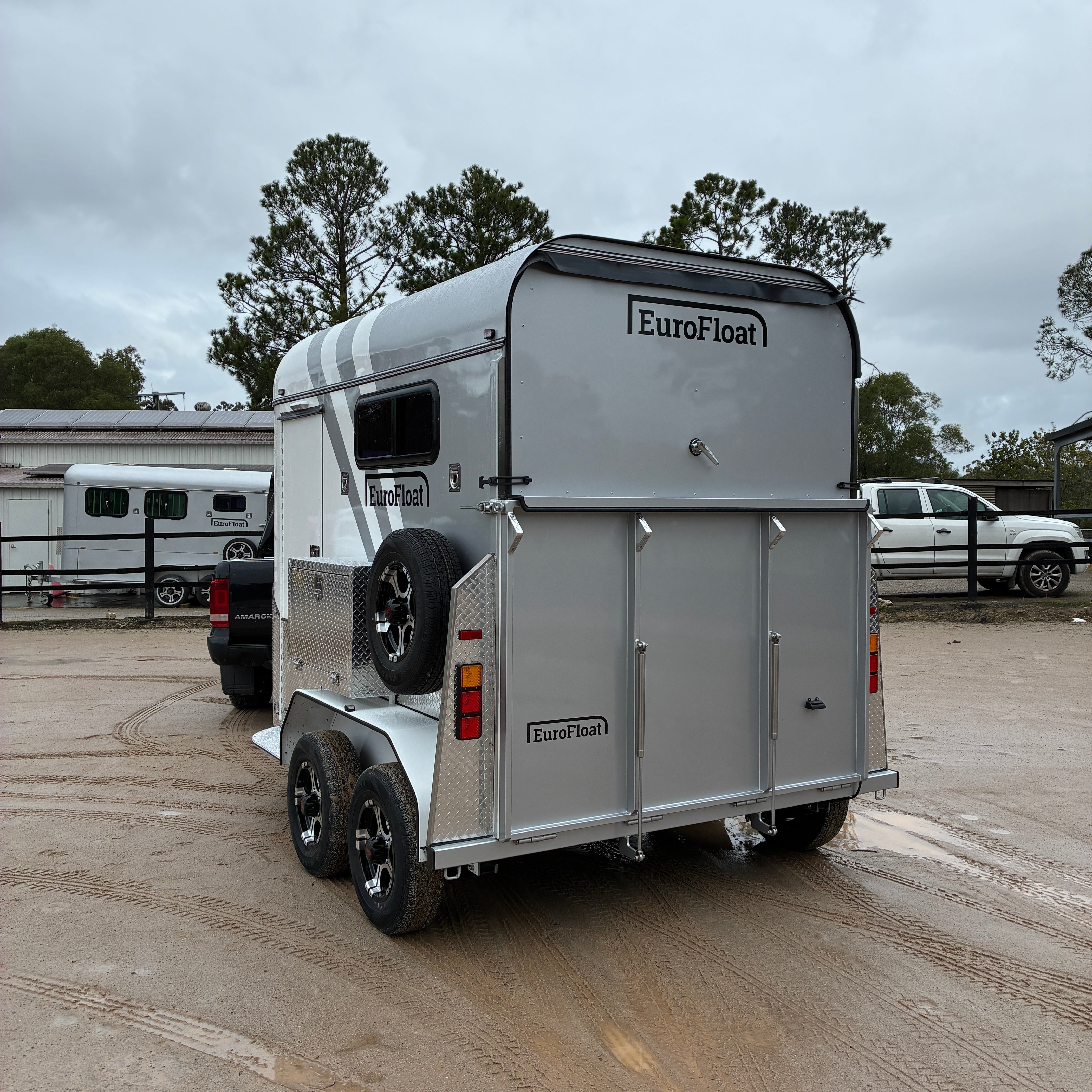 2 Horse Straight Load Float L400 RN Classic