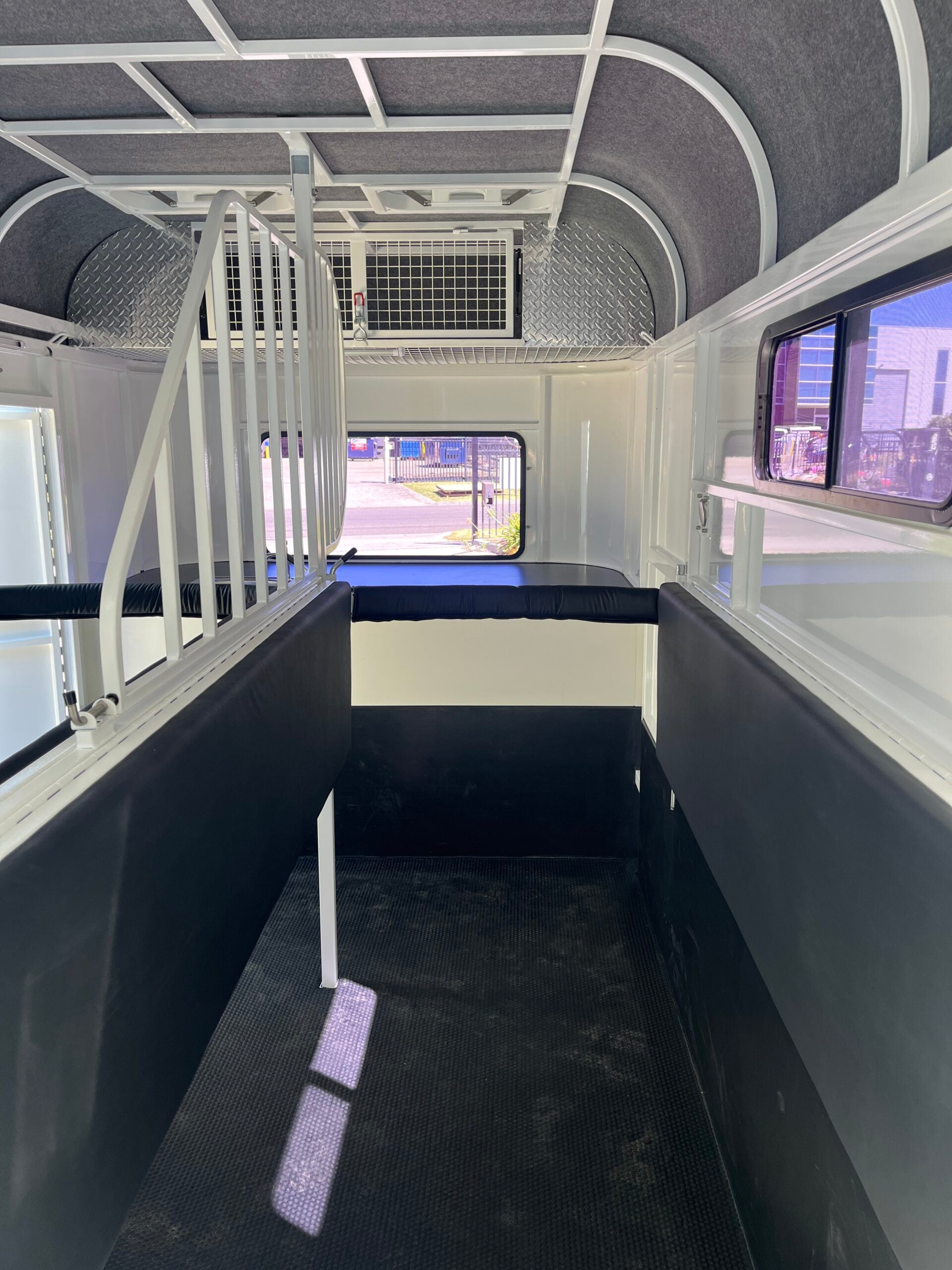 2HSL-L600 SN WB Prestige Series Standard Package