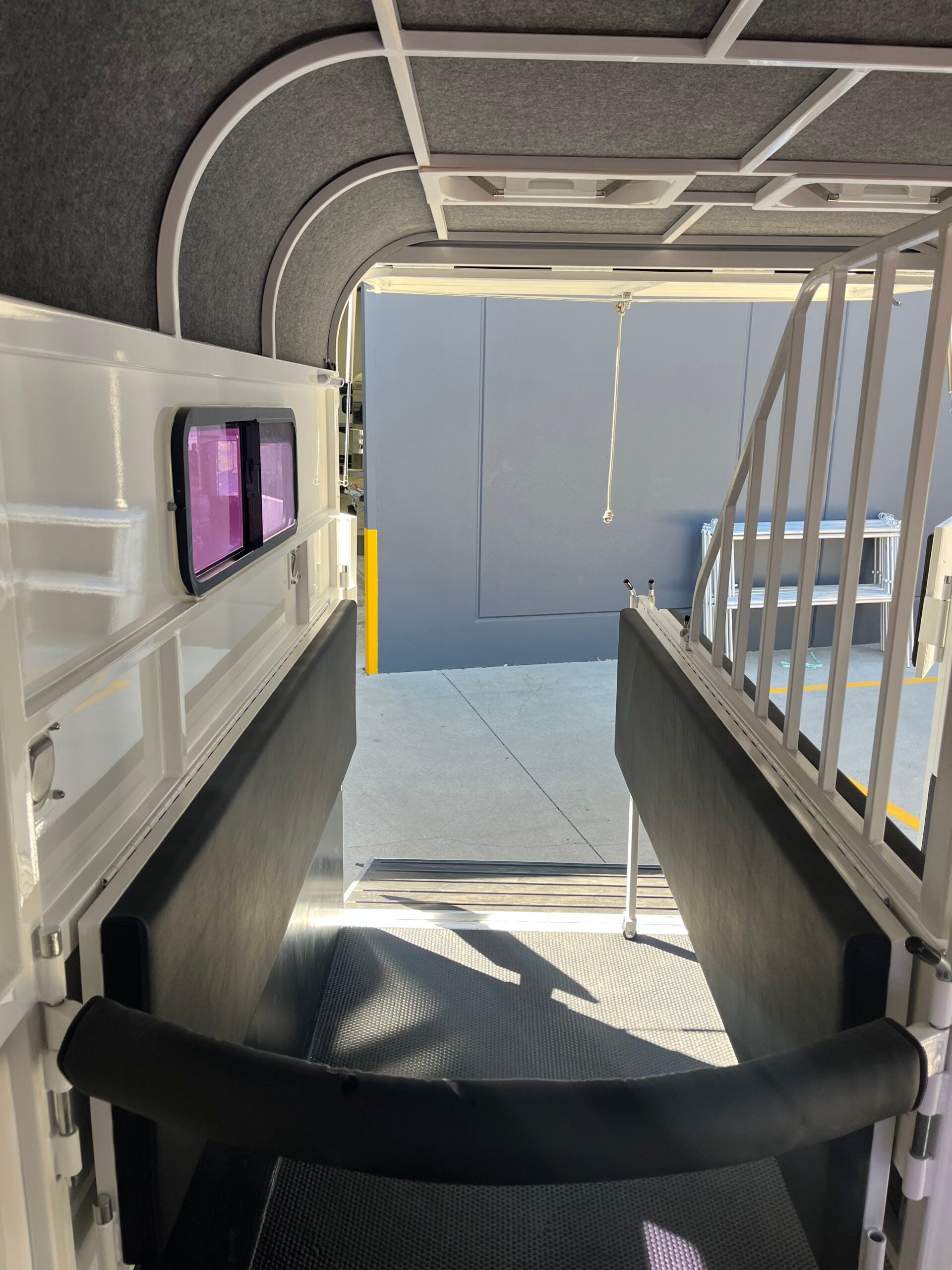 2HSL-L600 SN WB Prestige Series Standard Package