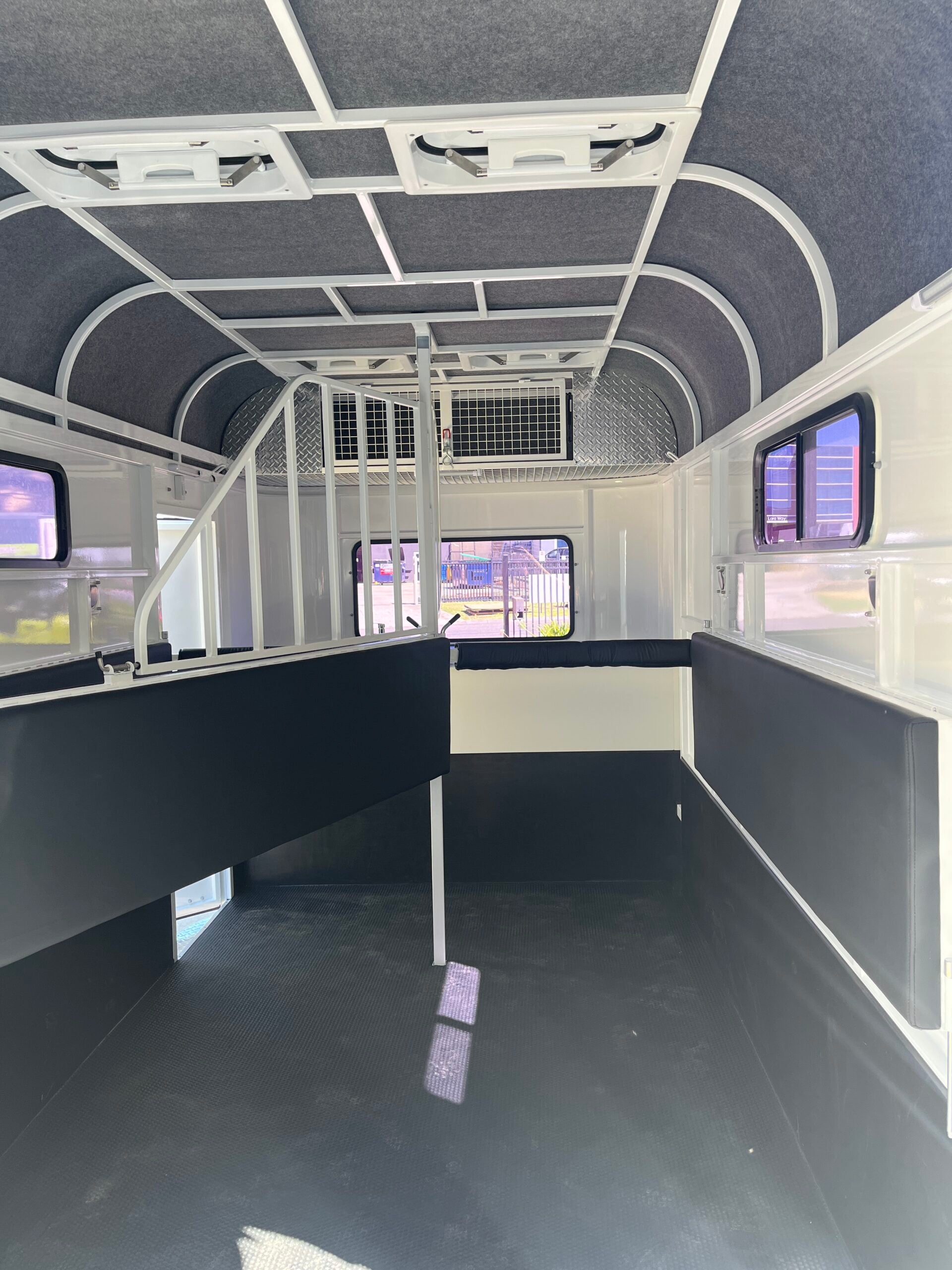 2HSL-L600 SN WB Prestige Series Standard Package