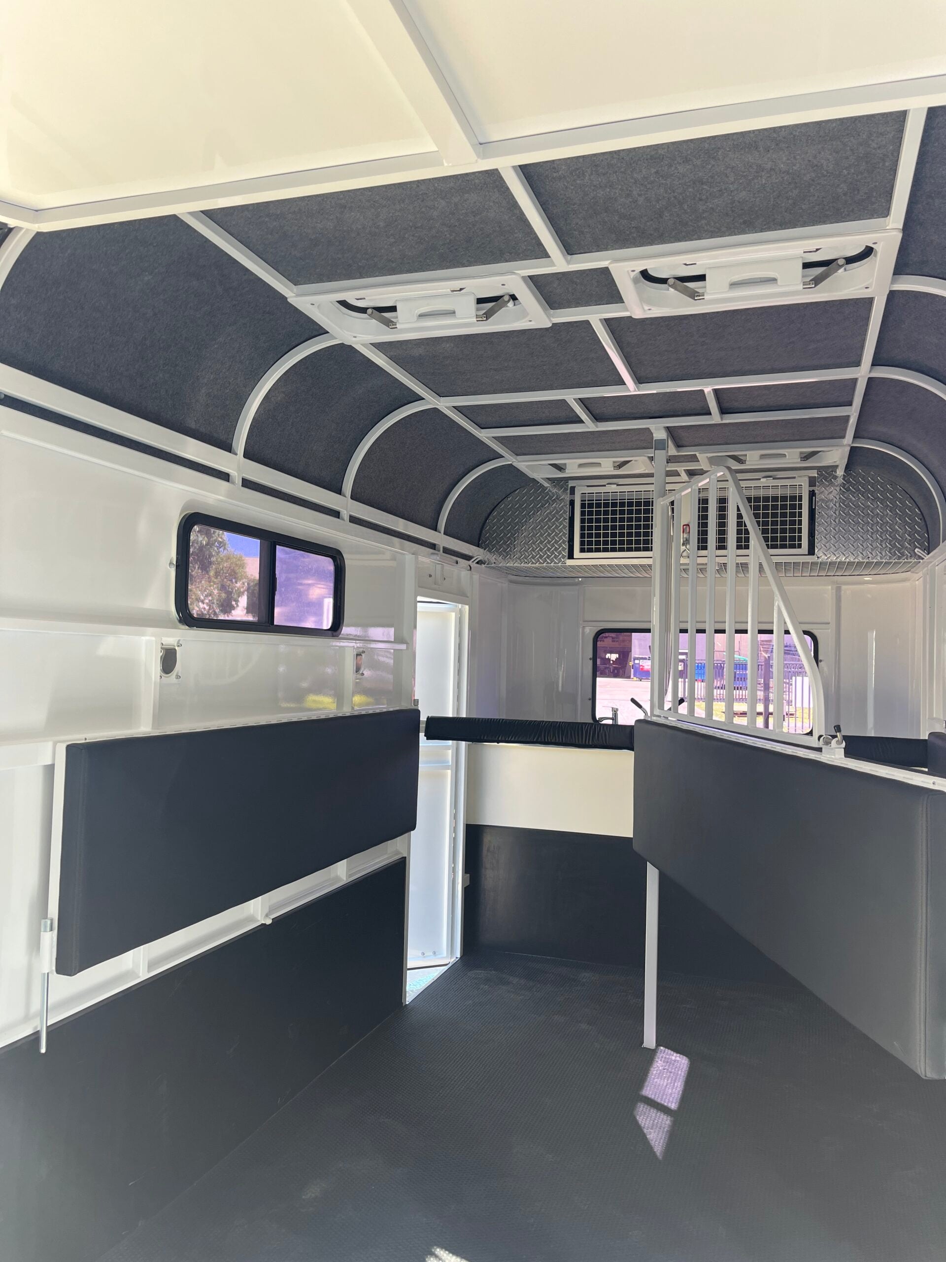 2HSL-L600 SN WB Prestige Series Standard Package