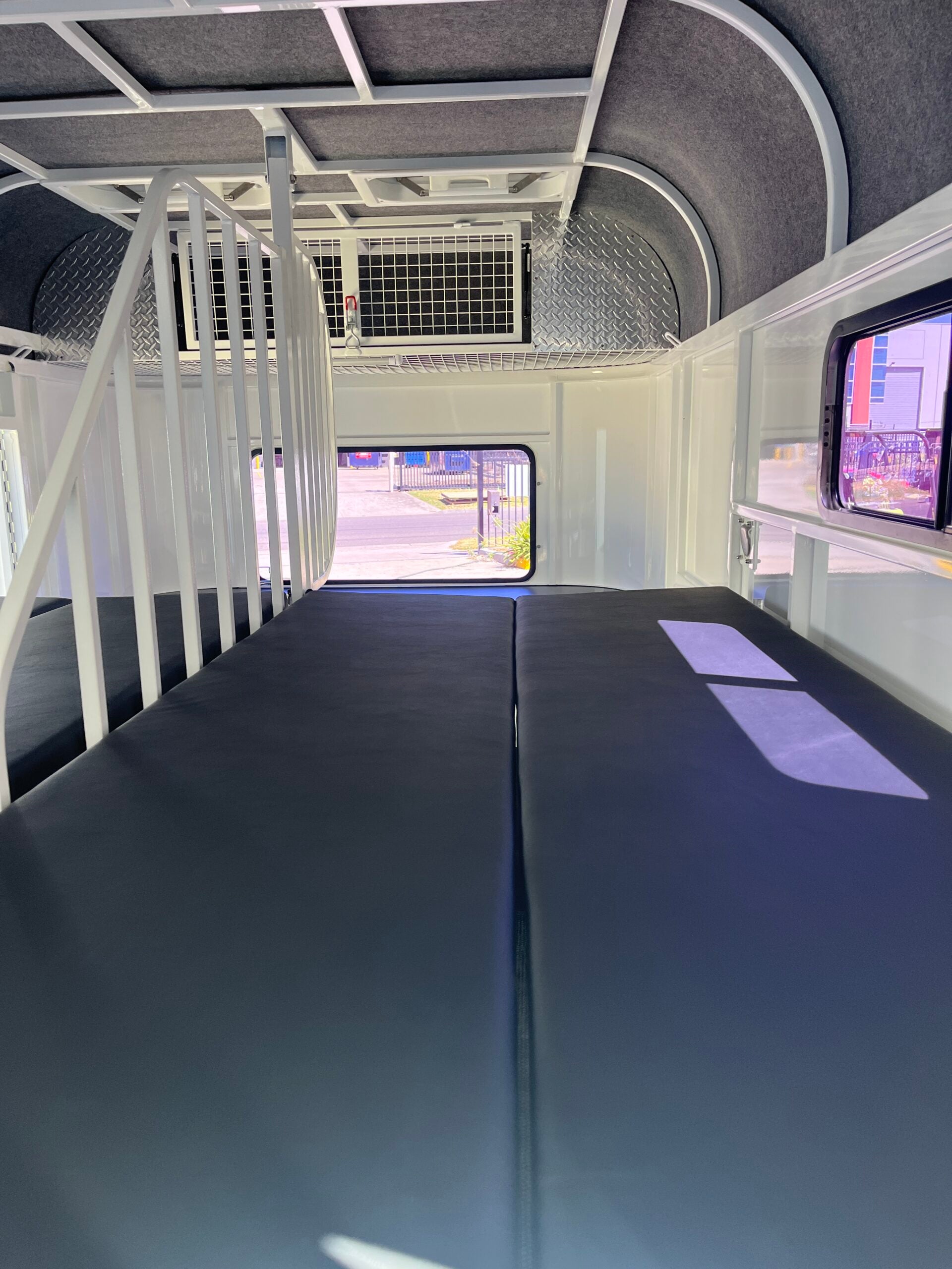 2HSL-L600 SN WB Prestige Series Standard Package