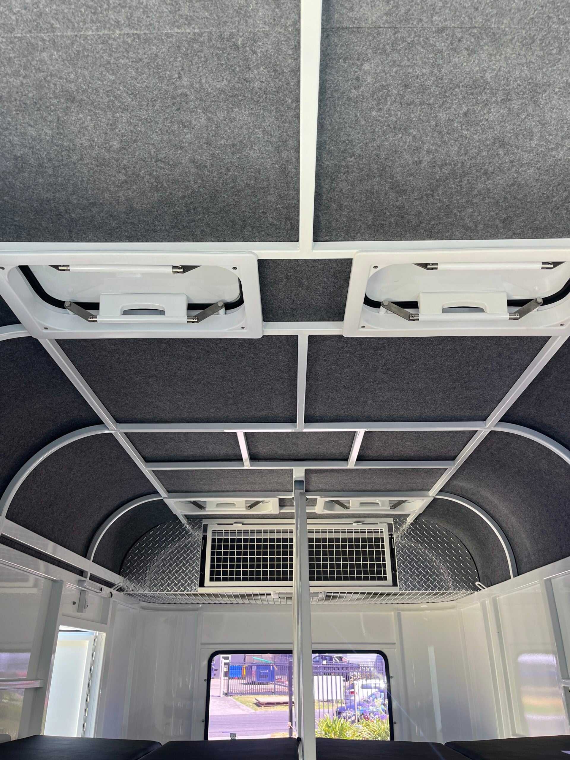 2HSL-L600 SN WB Prestige Series Standard Package