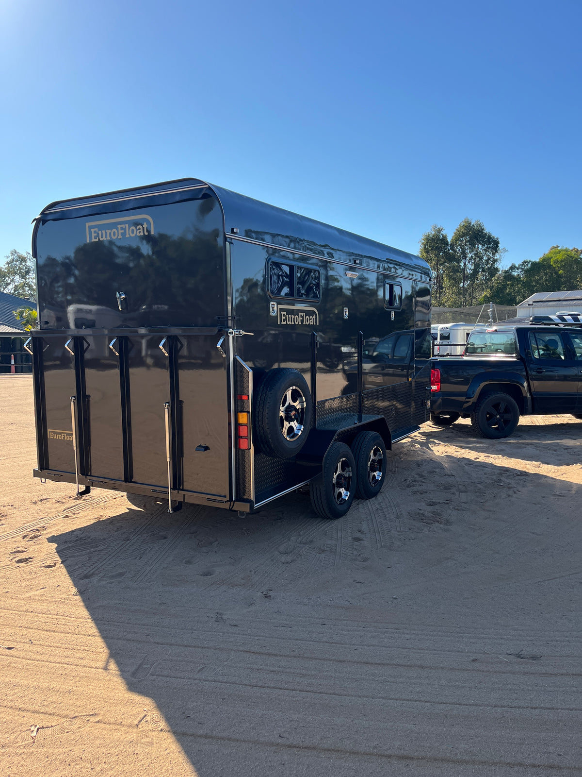 2 Horse Angle Load Camper Float Mid Overnighter SN 2.0