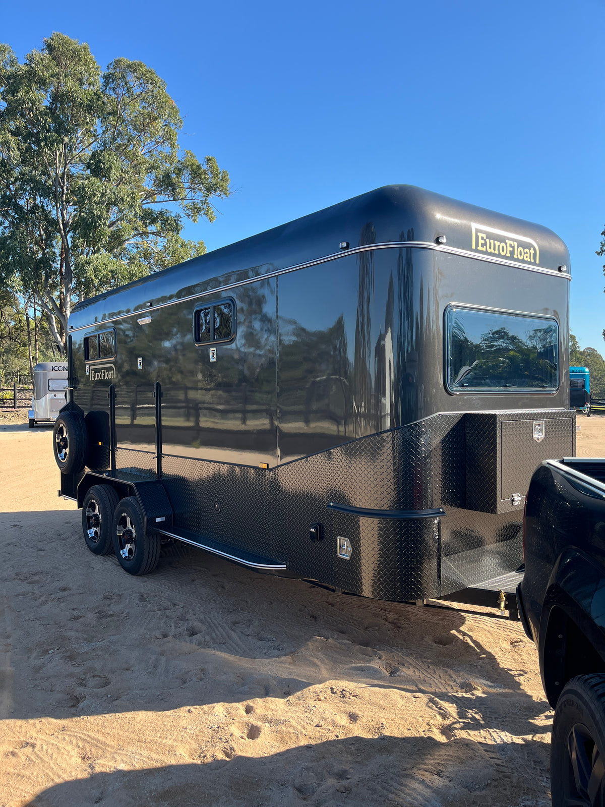 2 Horse Angle Load Camper Float Mid Overnighter SN 2.0