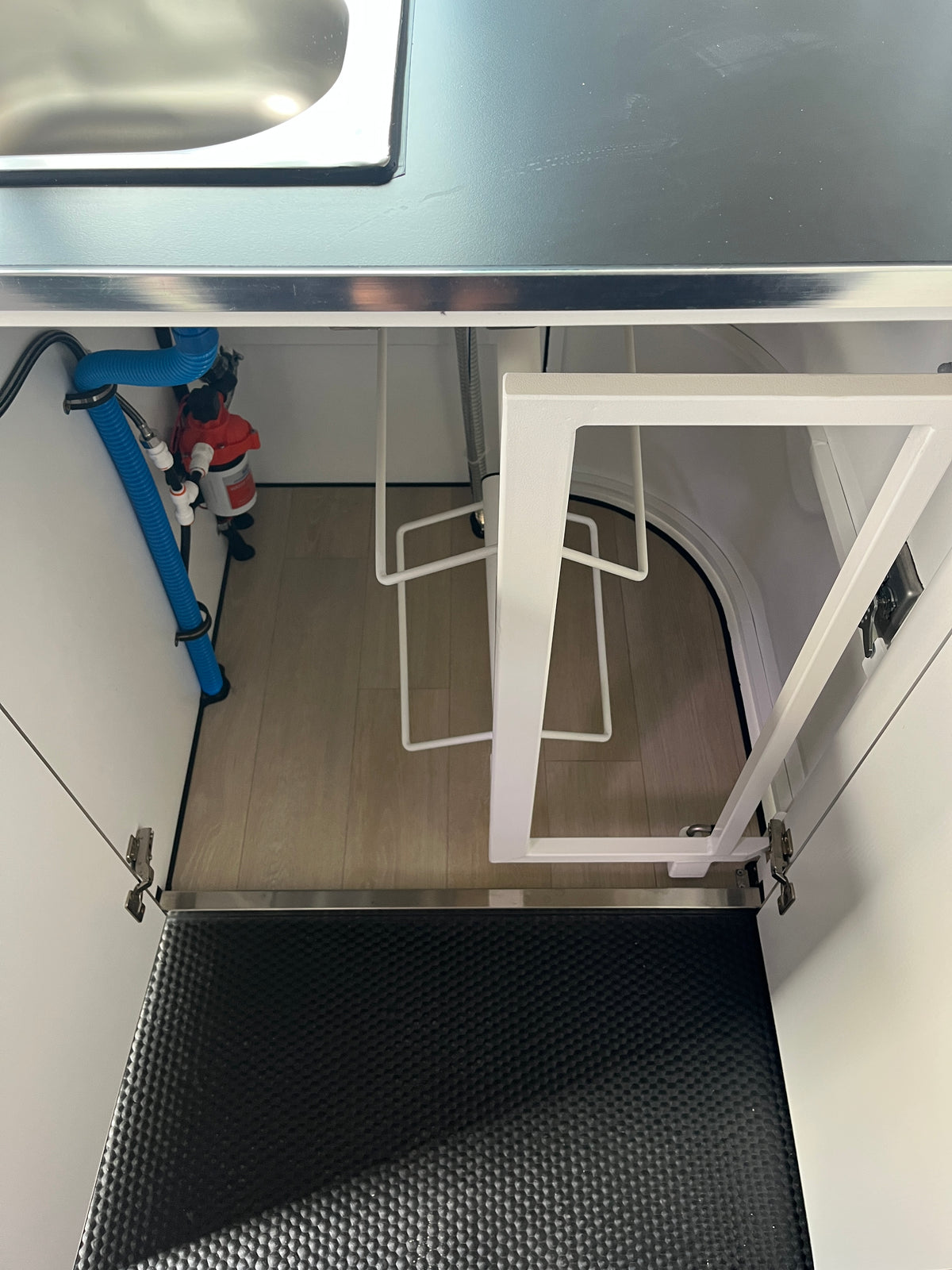 2 Horse Straight Load Camper Float L600 SN