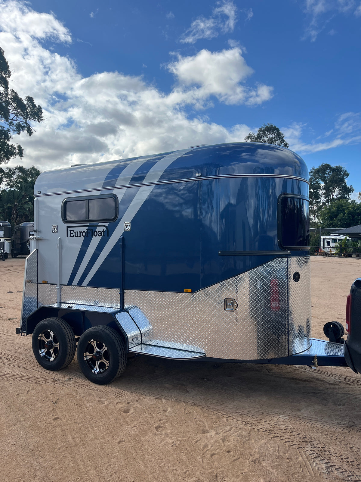 2 Horse Straight Load Float L400 RN Classic