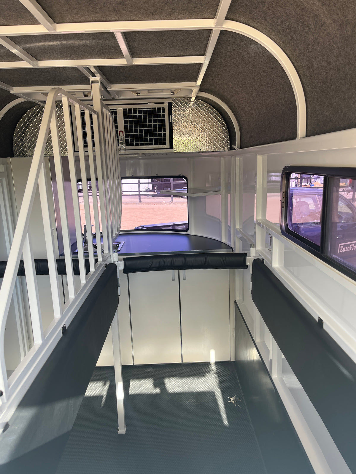 2 Horse Straight Load Float L400 RN Classic