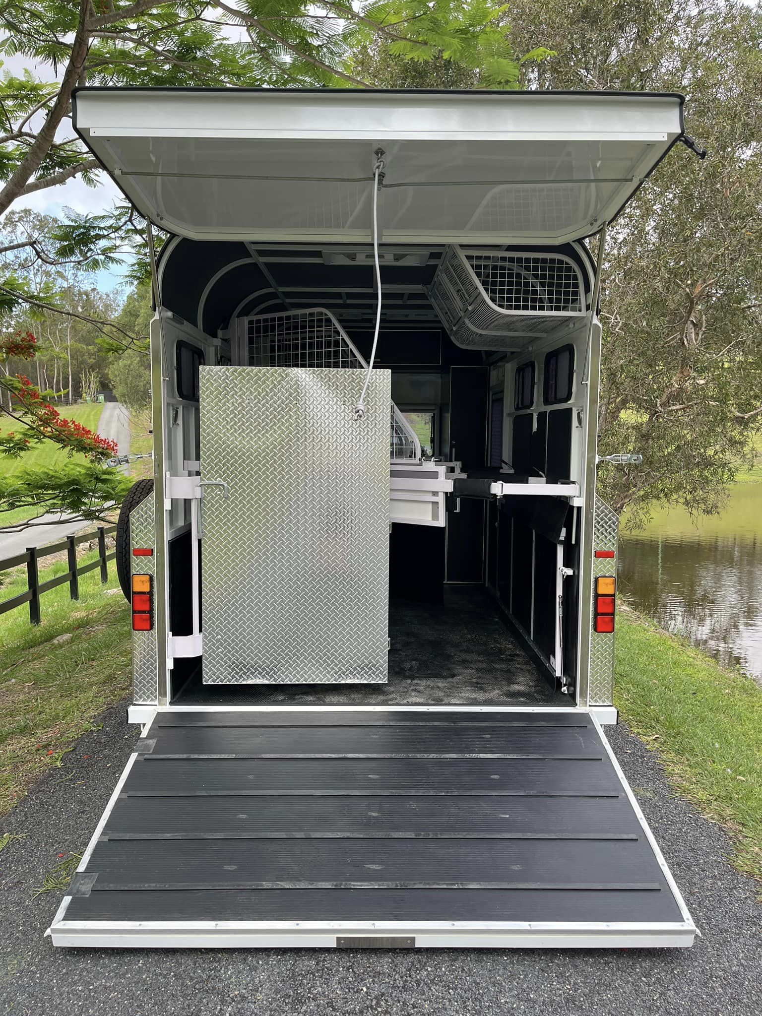 2HAL-L600 SN Prestige Series Deluxe Package