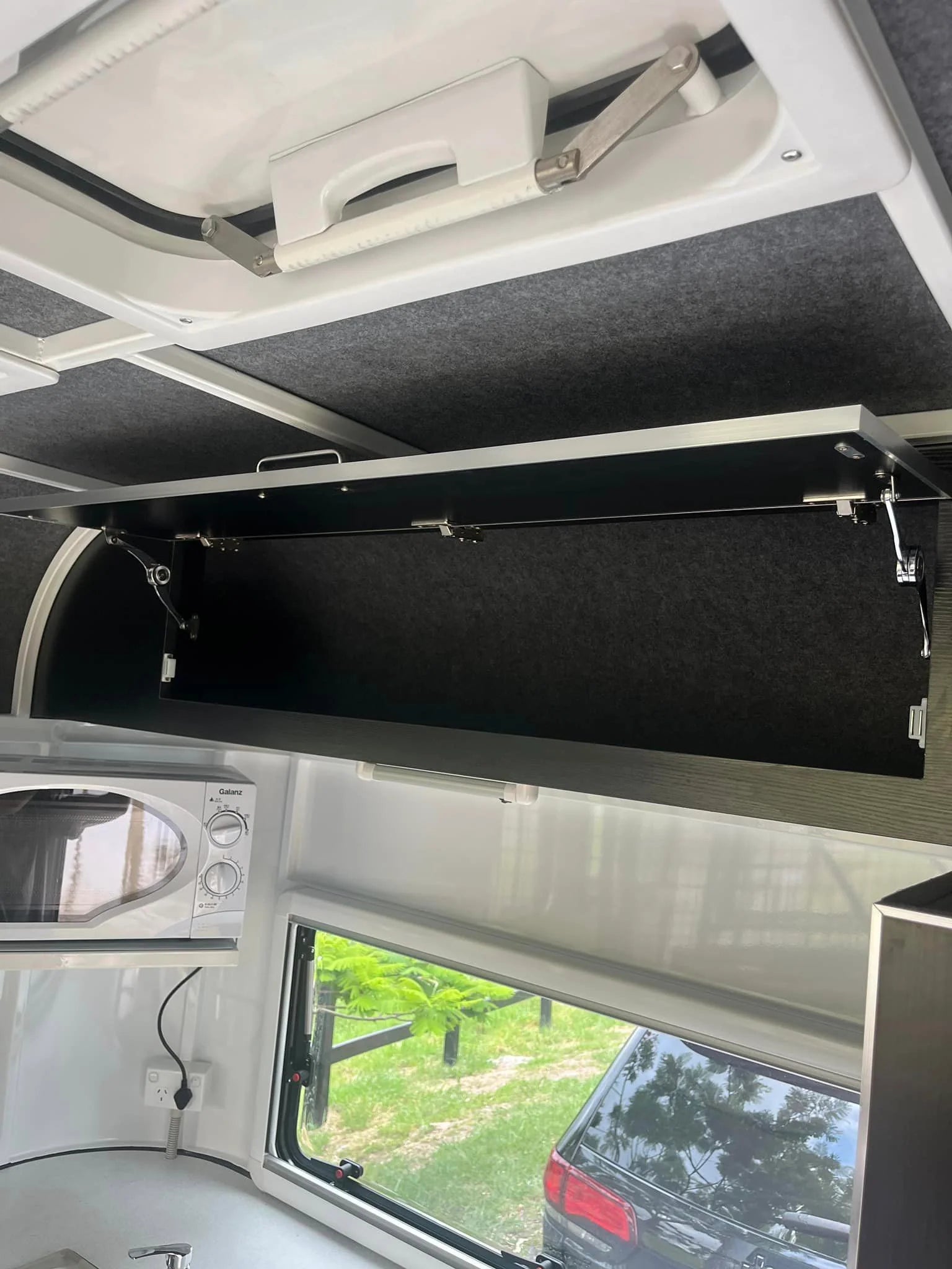 2HAL-L600 SN Prestige Series Deluxe Package