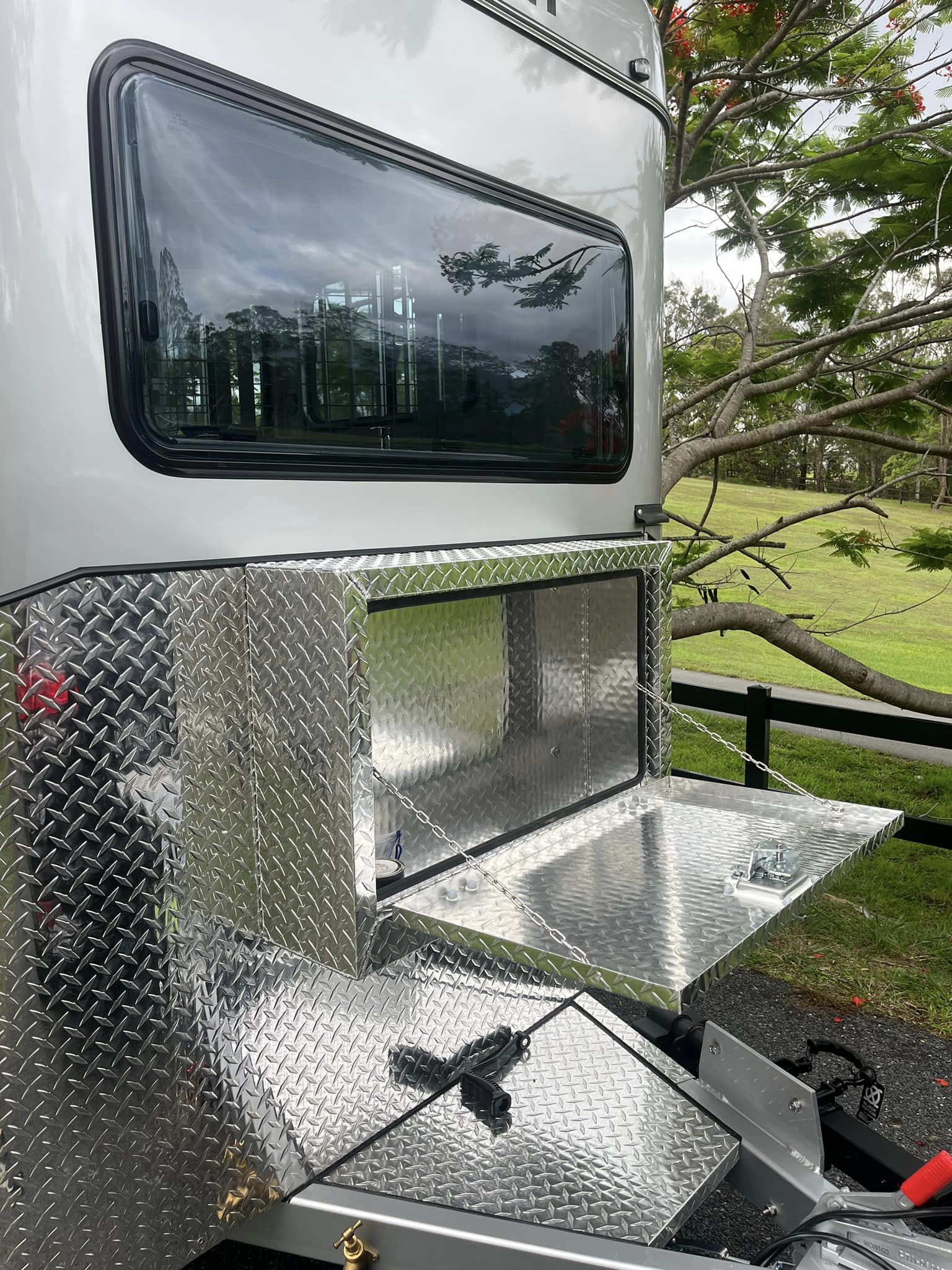 2HAL-L600 SN Prestige Series Deluxe Package