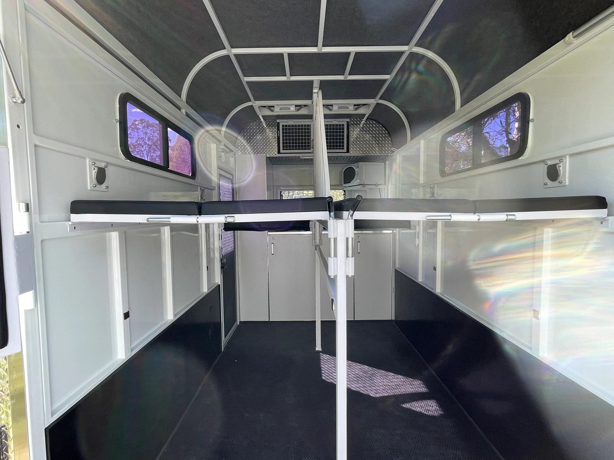 2 Horse Straight Load Camper Float L500 SN