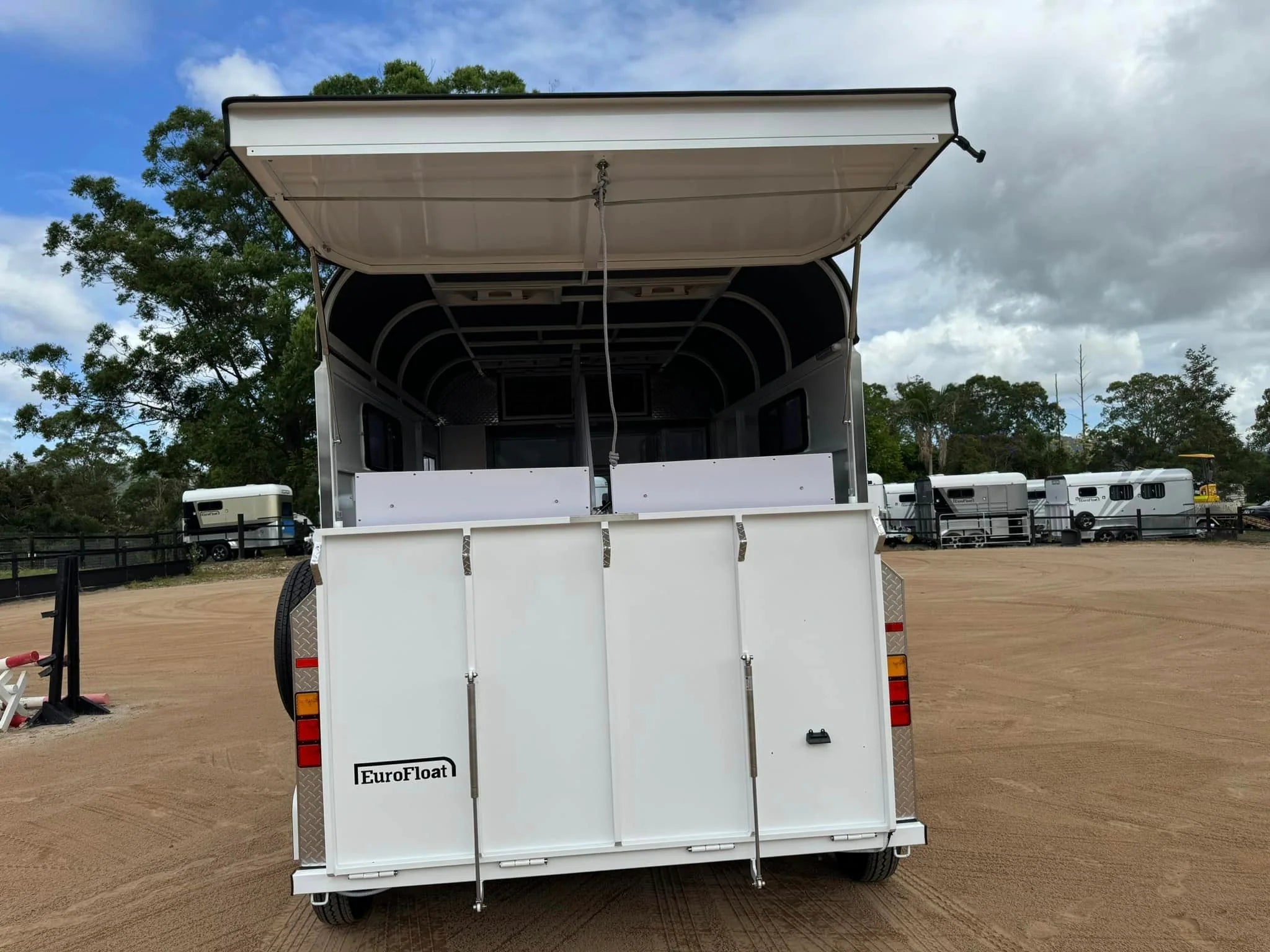 2 Horse Straight Load Camper Float L600 WB SN