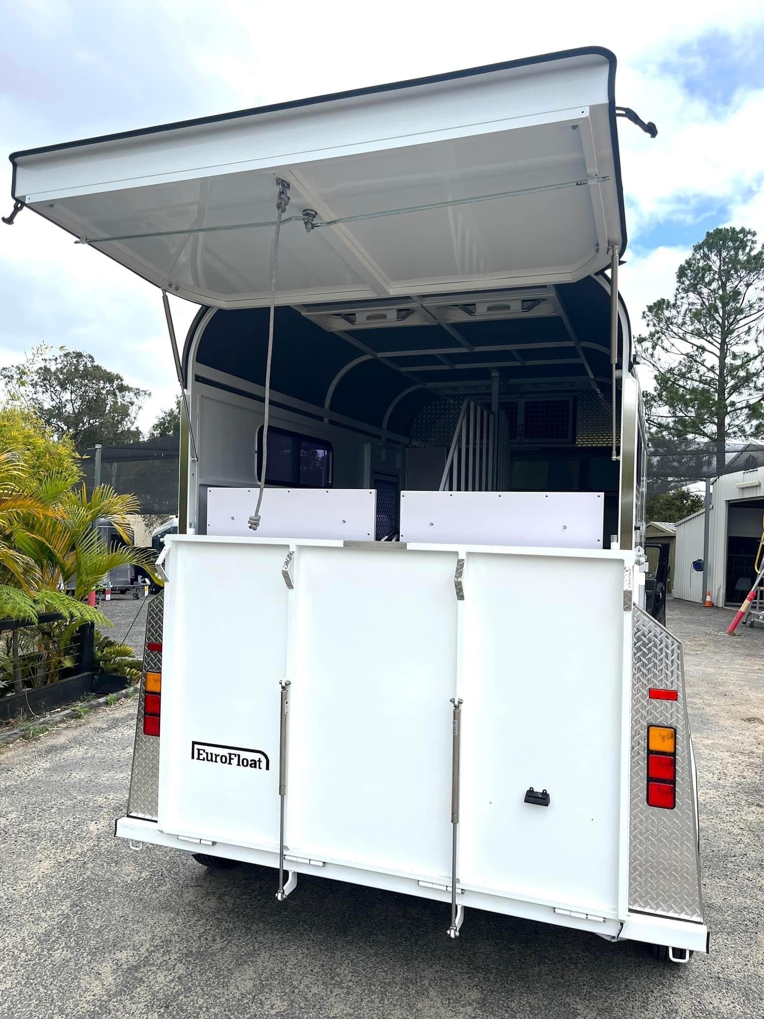 2 Horse Straight Load Camper Float L600 SN