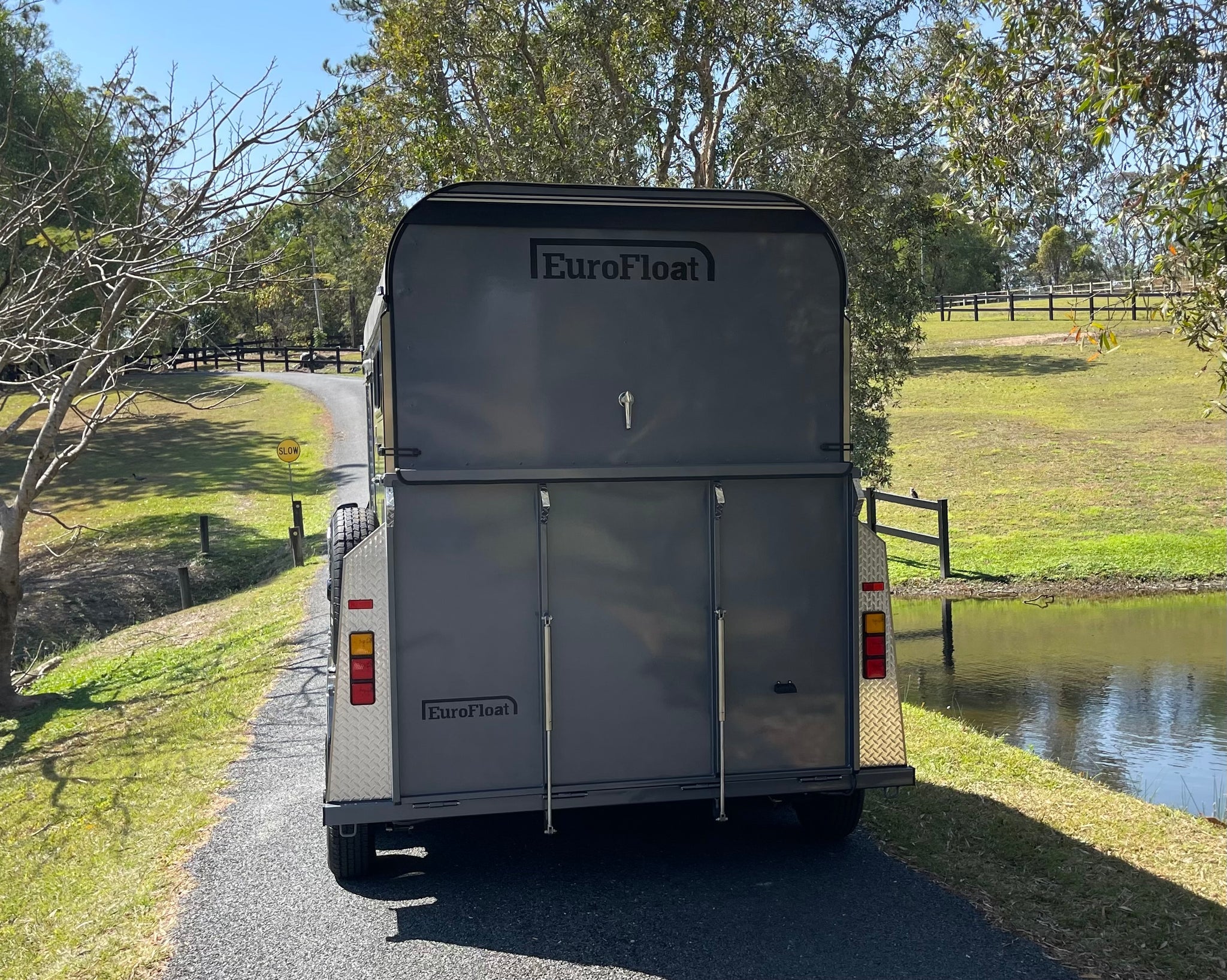 2 Horse Straight Load Float L600 SN