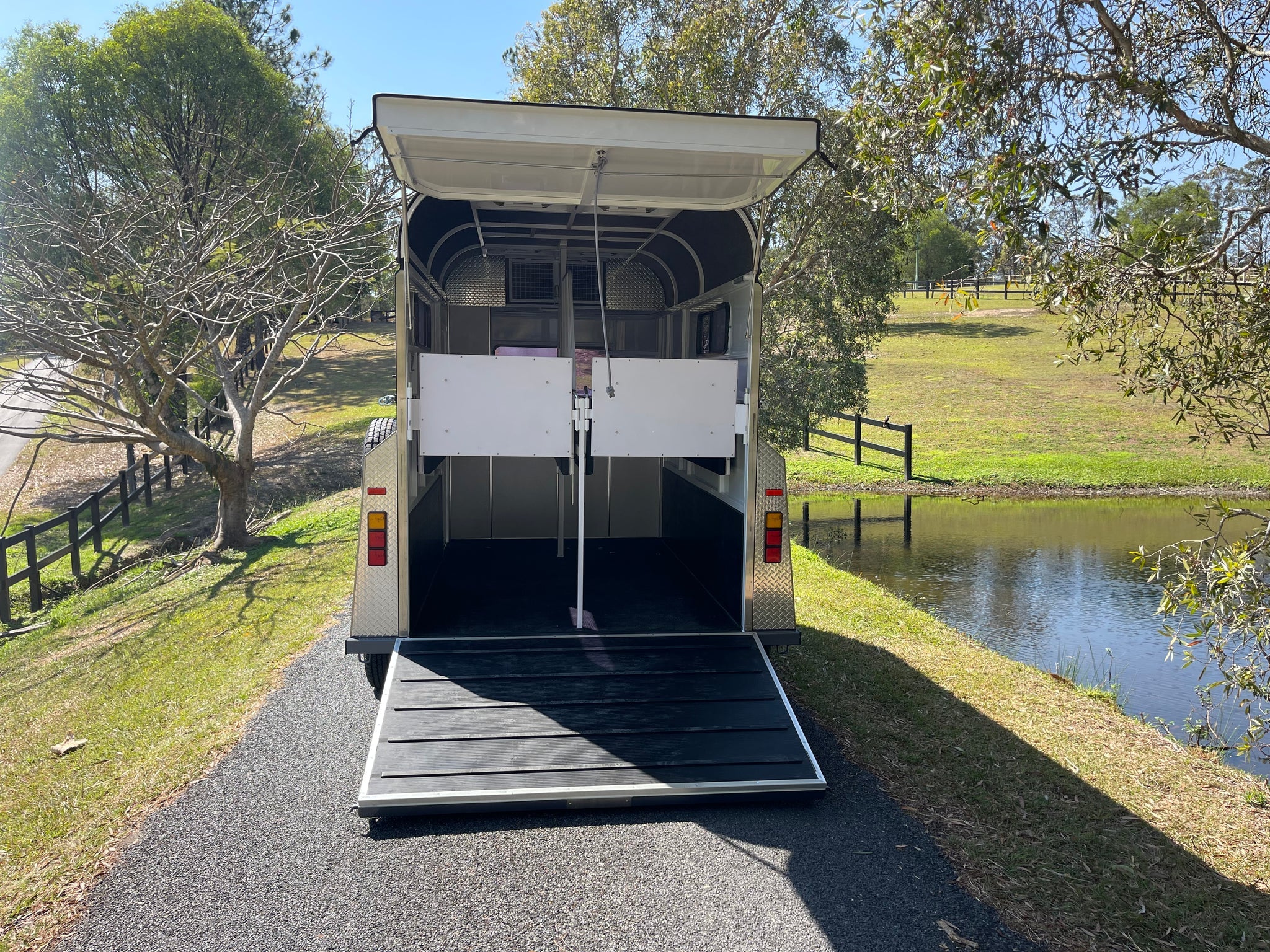 2 Horse Straight Load Float L600 SN